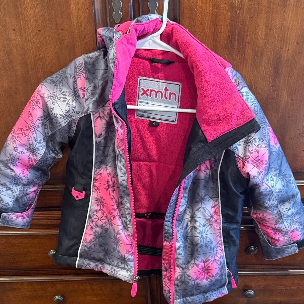 Girls' Pink and Black Puffer Jacket